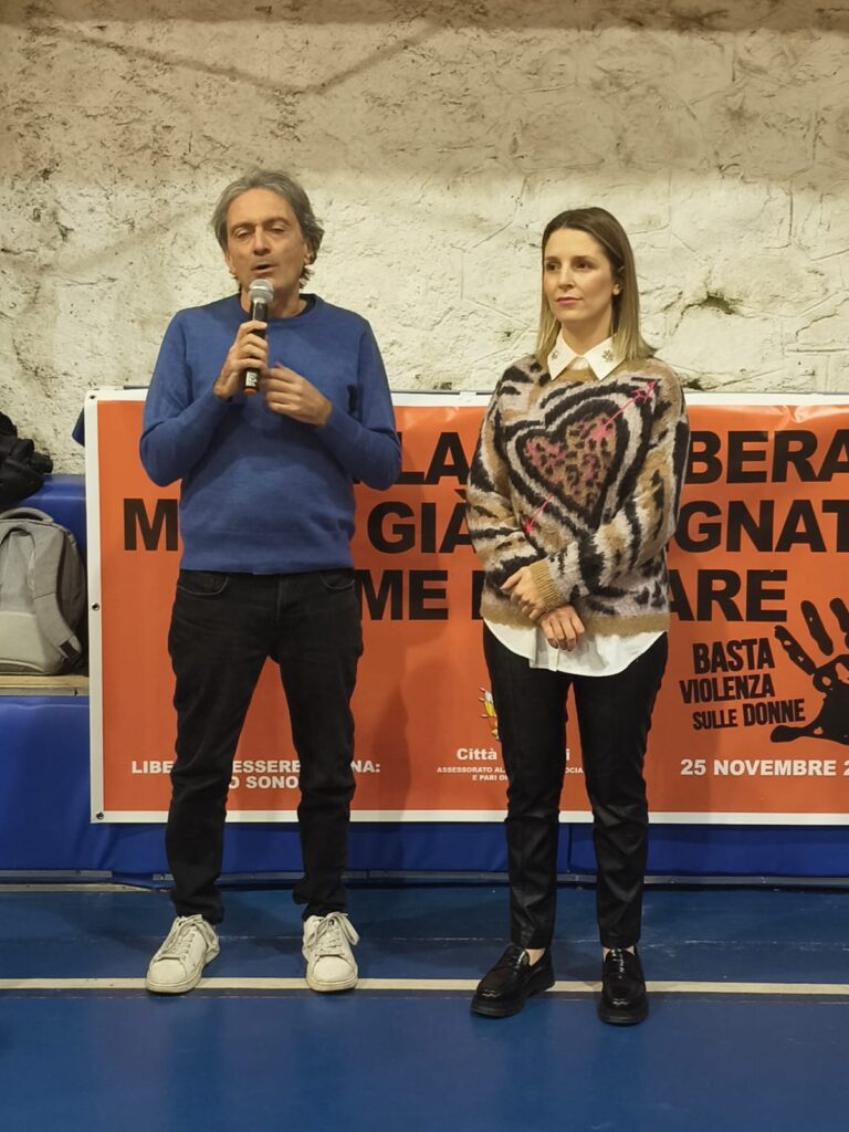 Palmi contro violenza donne