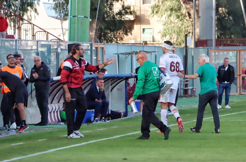 Reggina-Athletic Palermo Domenico Girasole infortunato e con fasciatura