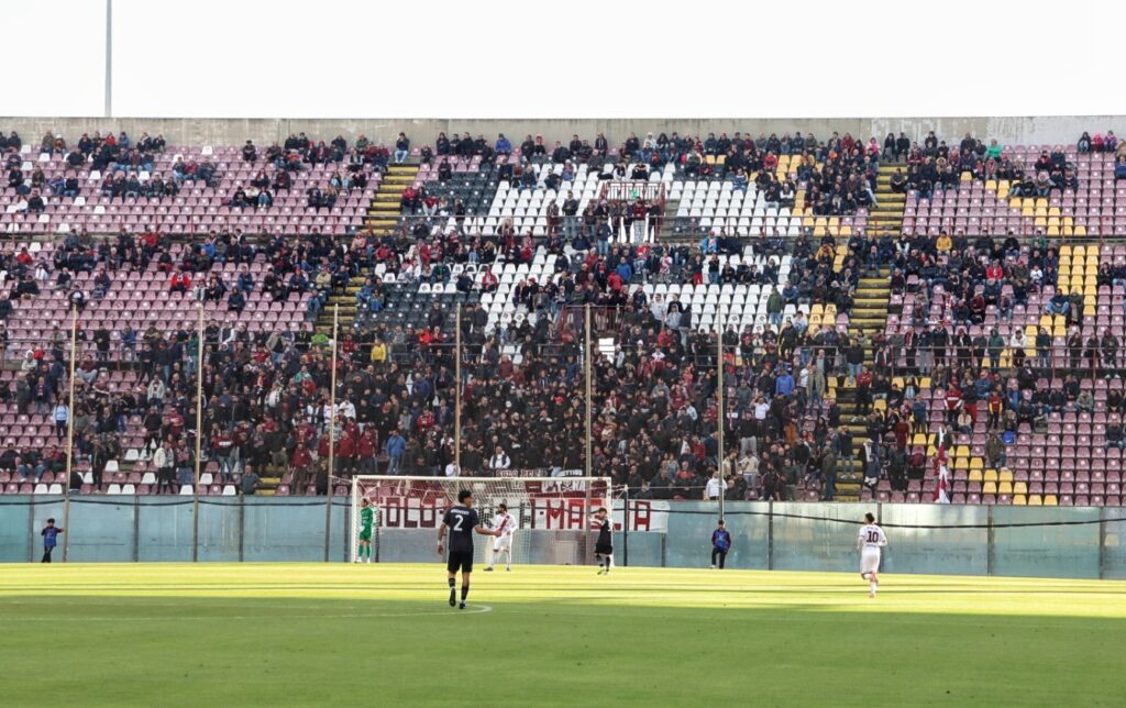 Reggina-Gela Curva Sud tifosi Granillo