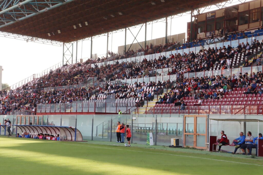 Reggina-Igea Virtus tifosi granillo tribuna coperta