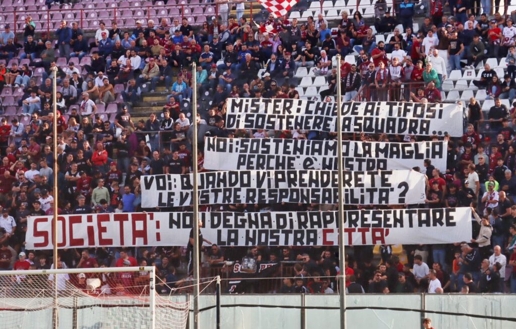 Reggina-Igea Virtus striscione ultrà curva sud granillo