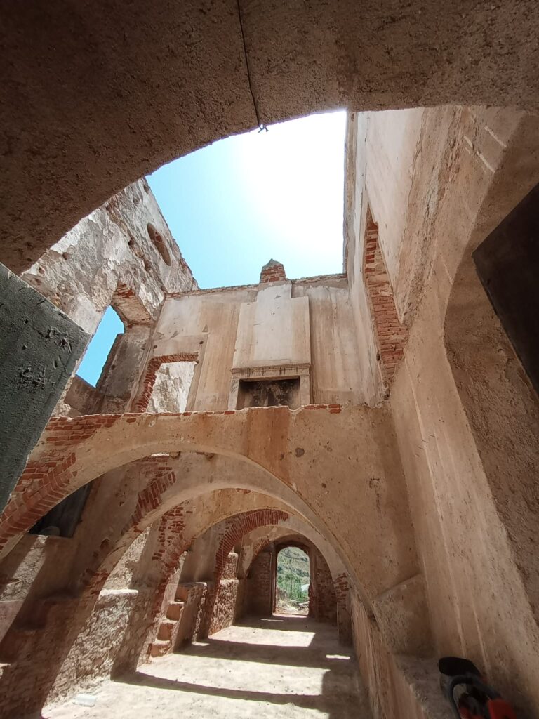 Sala Castello Palizzi prima del restauro 1