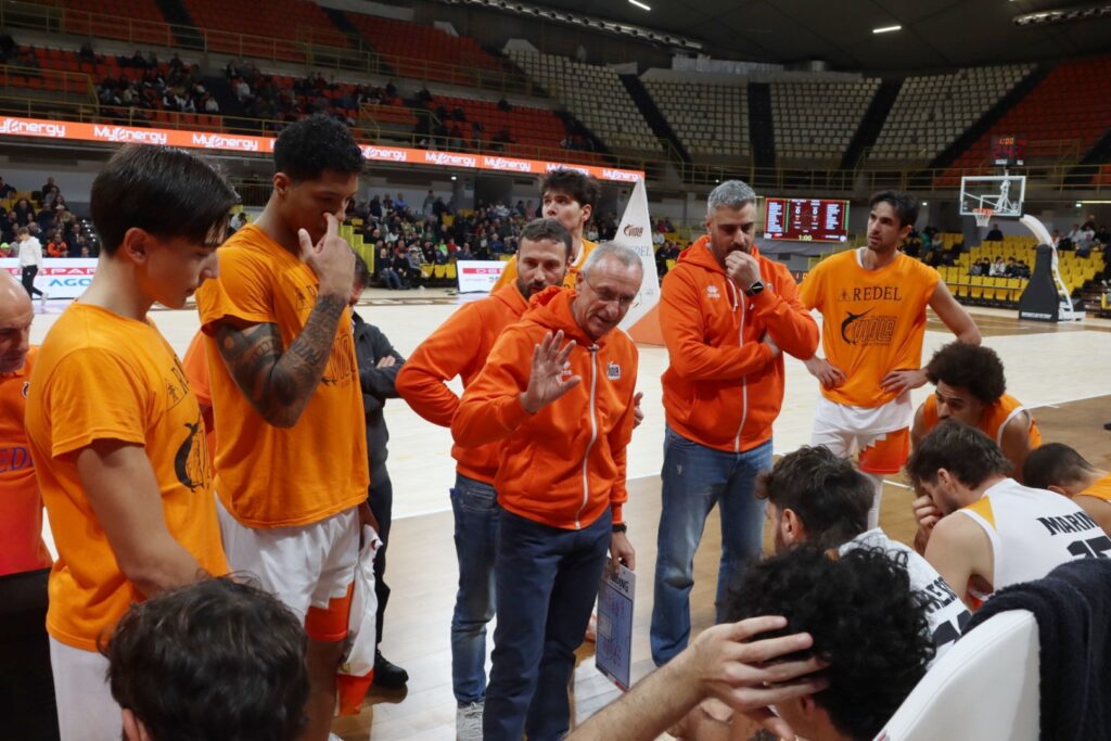Coach Cadeo