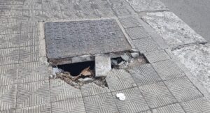 Voragine marciapiede Reggio Calabria