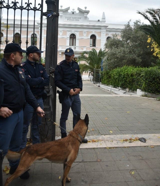 controlli polizia scuola