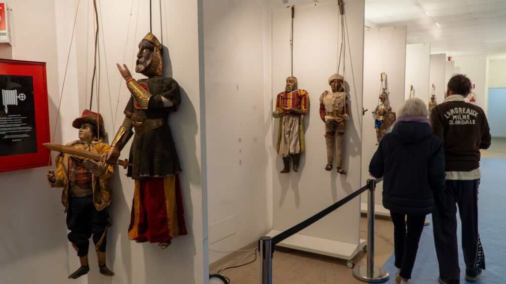 inaugurata mostra Buratto, Fili, Bastoni