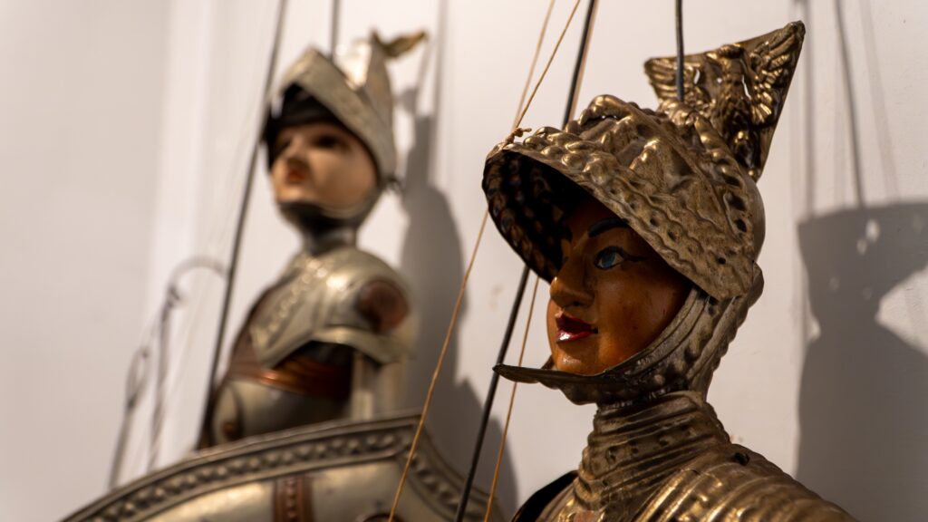 inaugurata mostra Buratto, Fili, Bastoni