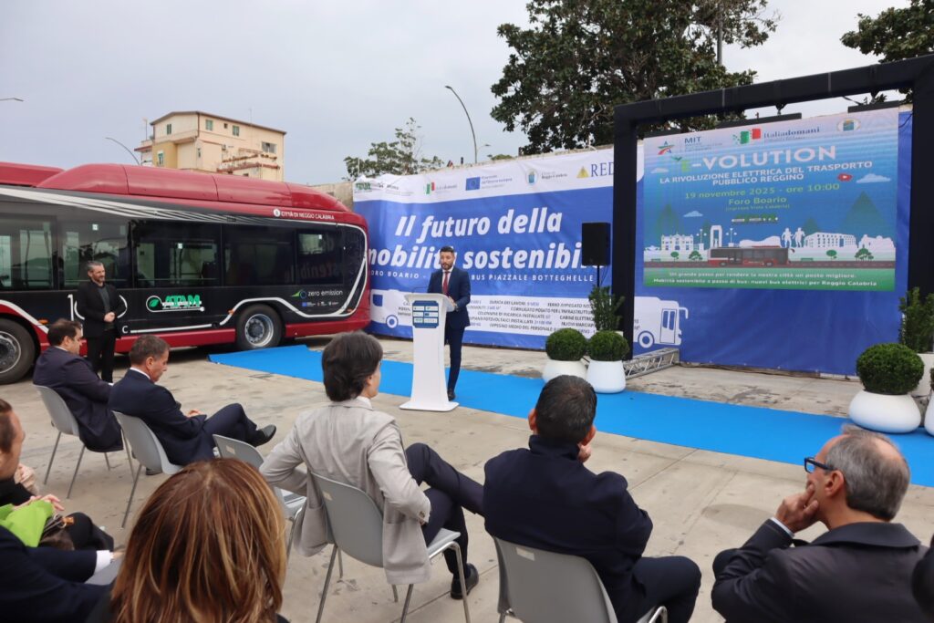 inaugurazione bus atam elettrici
