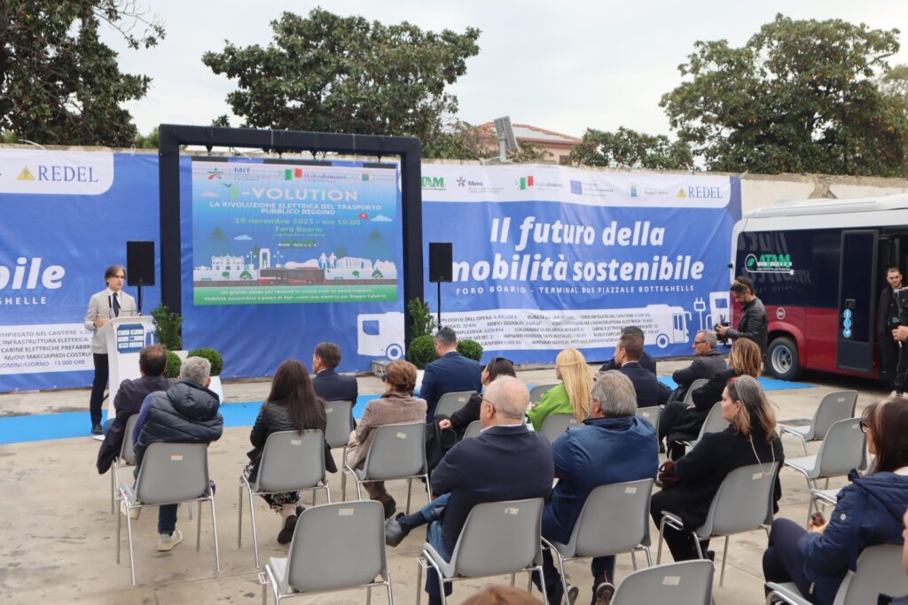 inaugurazione bus atam elettrici