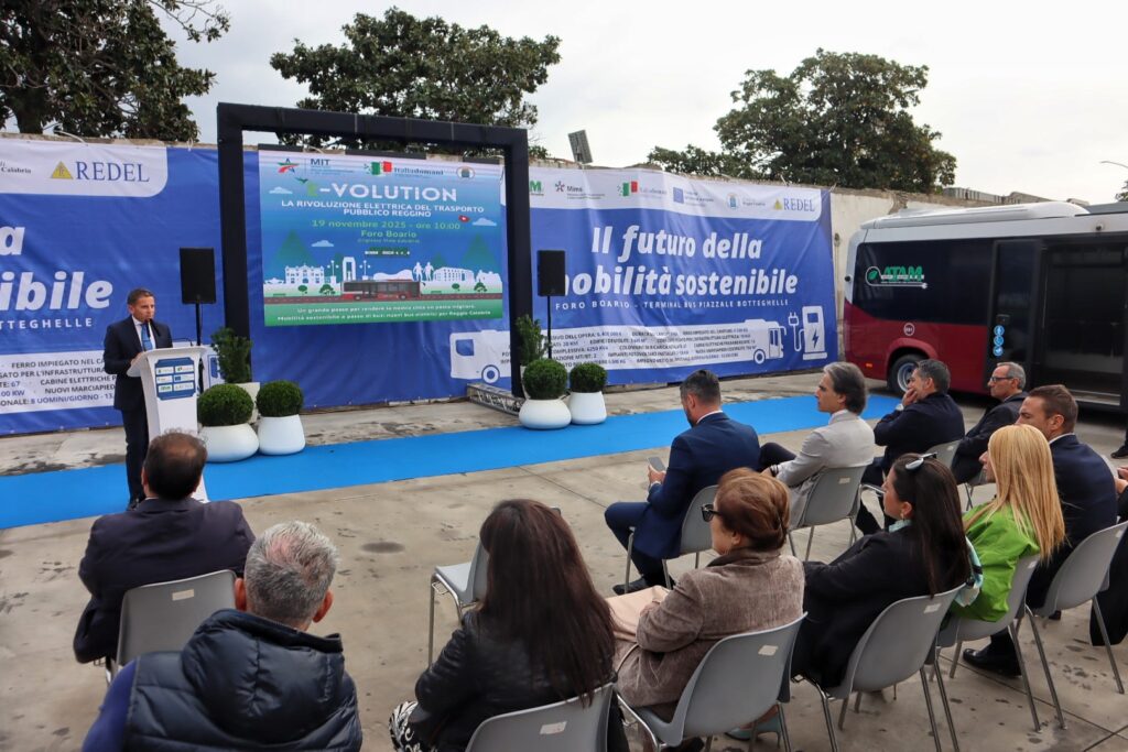 inaugurazione bus atam elettrici