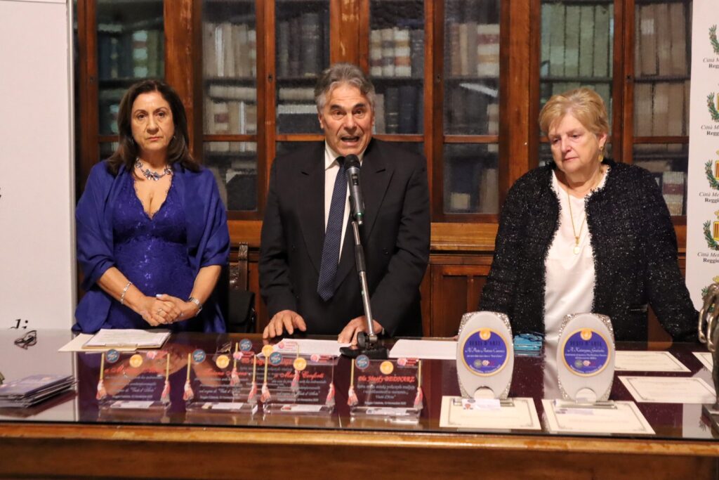 inaugurazione mostra d'arte dedicata a Gianni Versace
