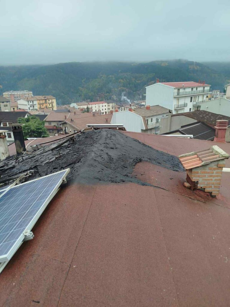 incendio tetto san giovanni in fiore (