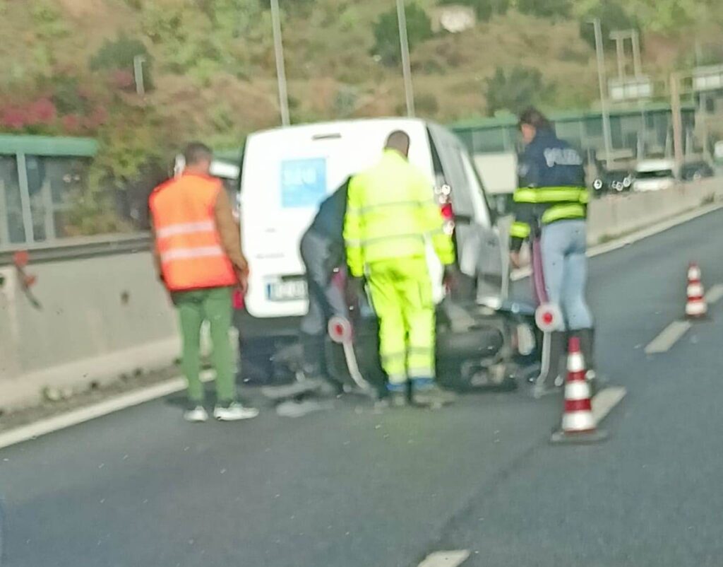 incidente raccordo autostradale reggio calabria polizia stradale anas