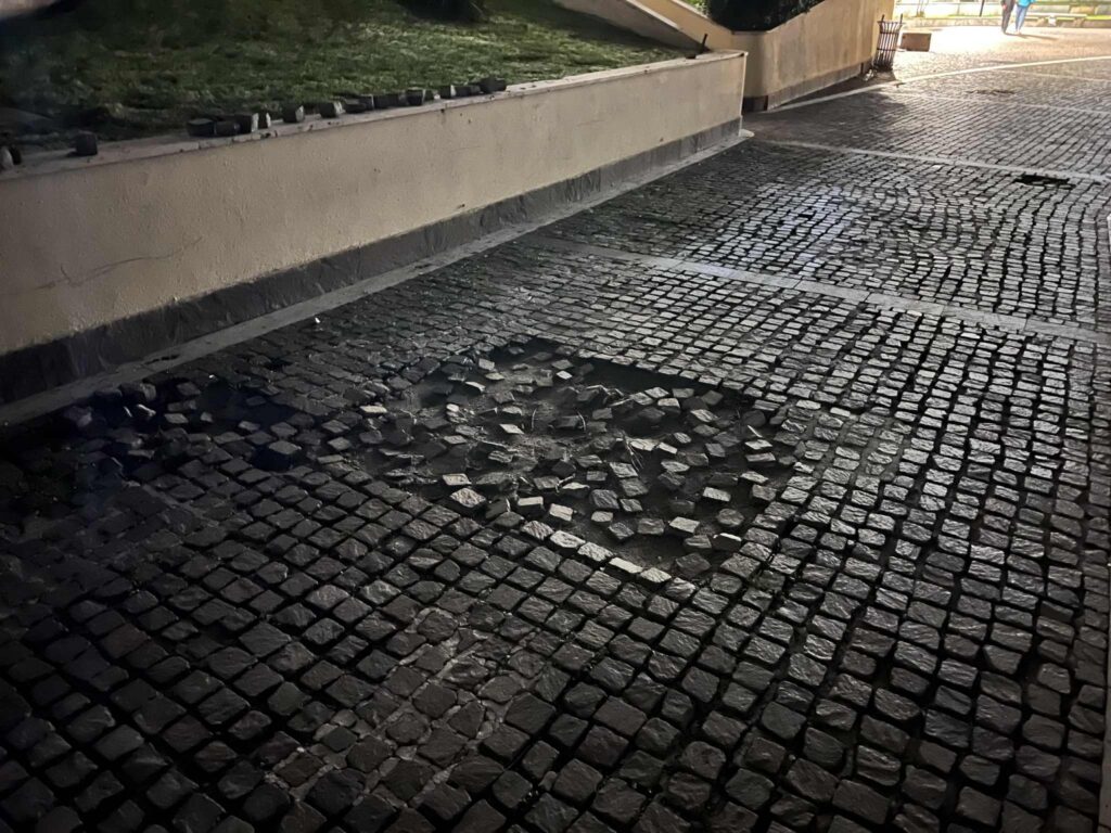 lido comunale al buio