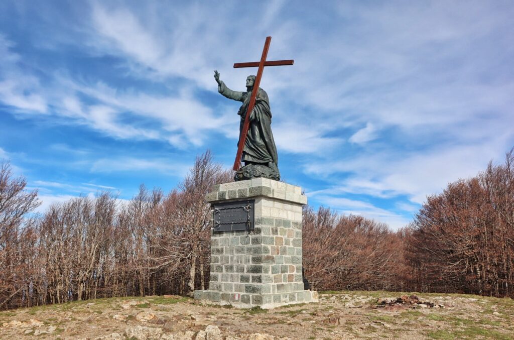 montalto posa croce cristo redentore 8 novembre 2025