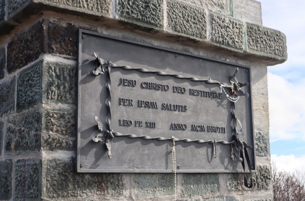 montalto posa croce cristo redentore 8 novembre 2025