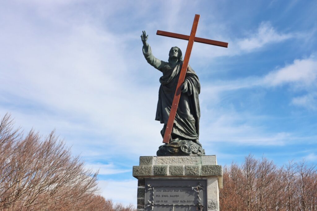 montalto posa croce cristo redentore 8 novembre 2025