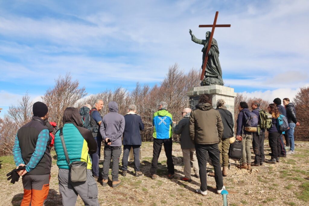 montalto posa croce cristo redentore 8 novembre 2025