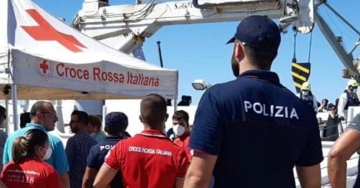 polizia sbarchi migranti
