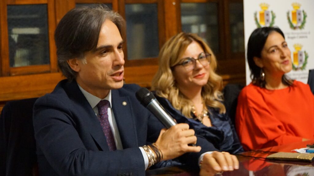 presentazione libro scampoli di luce pirilli