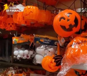 prodotti Halloween sequestrati dalla Gdf