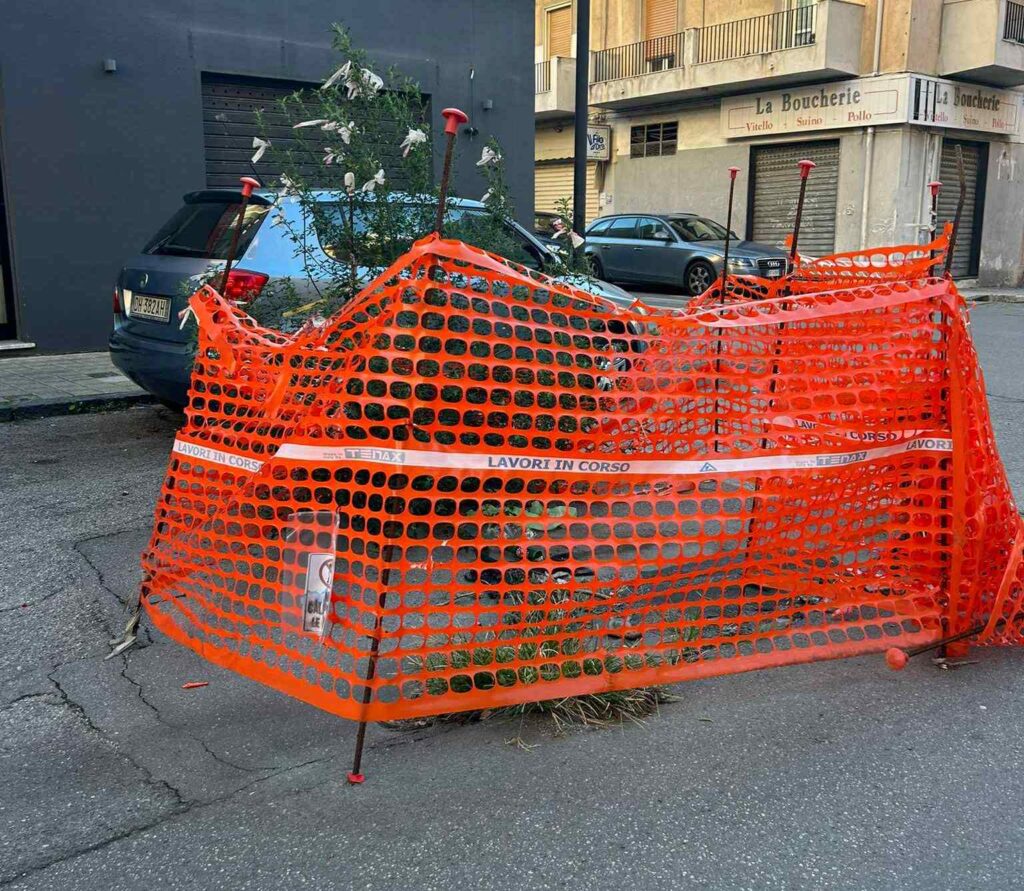voragine via Michele Barbaro