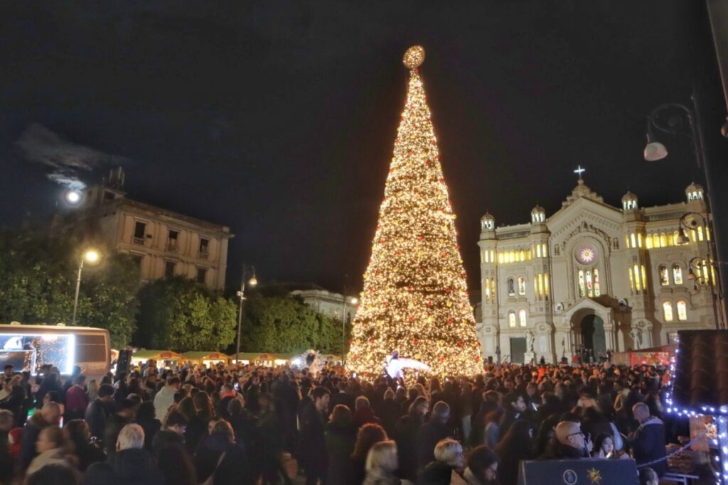 Albero Natale Piazza Duomo Reggio Calabria