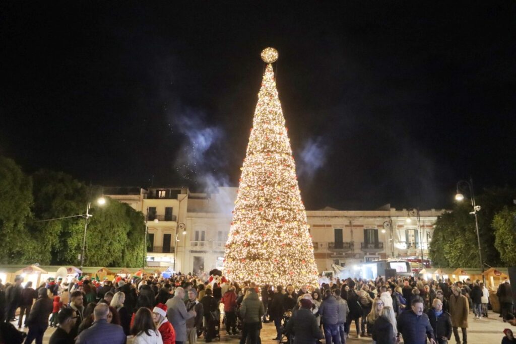 Albero Natale Piazza Duomo Reggio Calabria