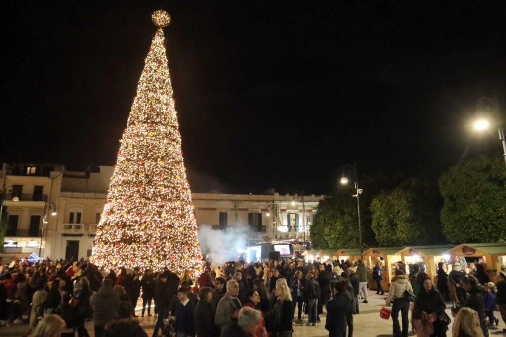 Albero Natale Piazza Duomo Reggio Calabria