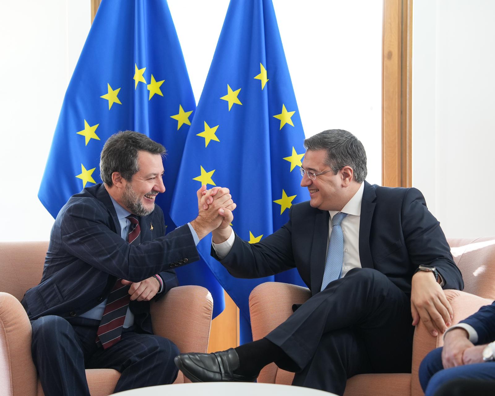 Apostolos Tzitzikostas e Matteo Salvini