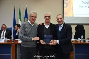 Billy Gurnari premiato allenatore emerito