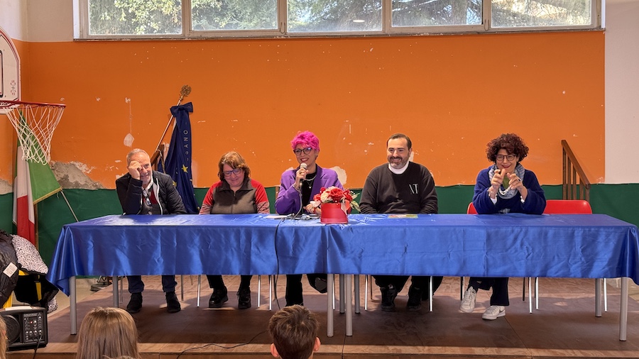 Corigliano Rossano un libro entra a scuola e diventa gesto condiviso tra lettura, infanzia e attenzione sociale (2)