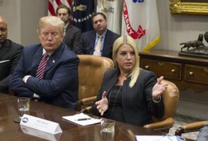 Donald Trump e Pam Bondi