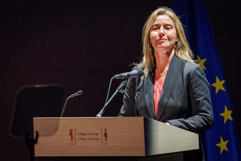 Federica Mogherini si è dimessa da rettore del Collegio d’Europa: la decisione dopo il terremoto dei giorni scorsi