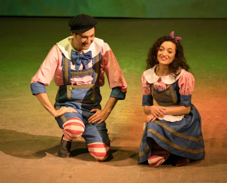 Santa Teresa Riva, la fiaba musicale “Hansel & Gretel” in scena al Nuovo Teatro Val d’Agrò