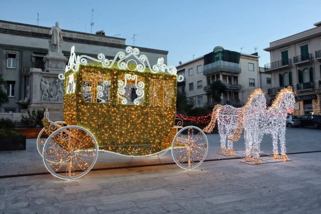 Illuminazione Natale Piazza De Nava Reggio Calabria