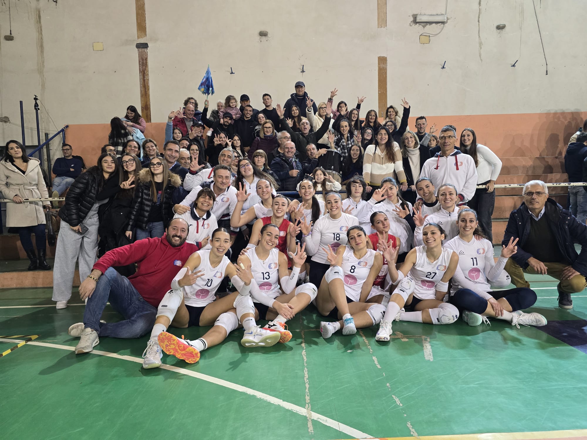 La squadra festeggia con i propri tifosi