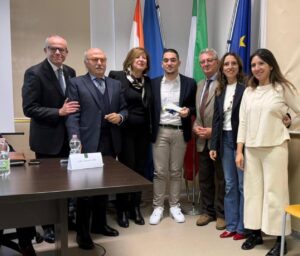 Pagella d’oro” a Luigi Caccamo
