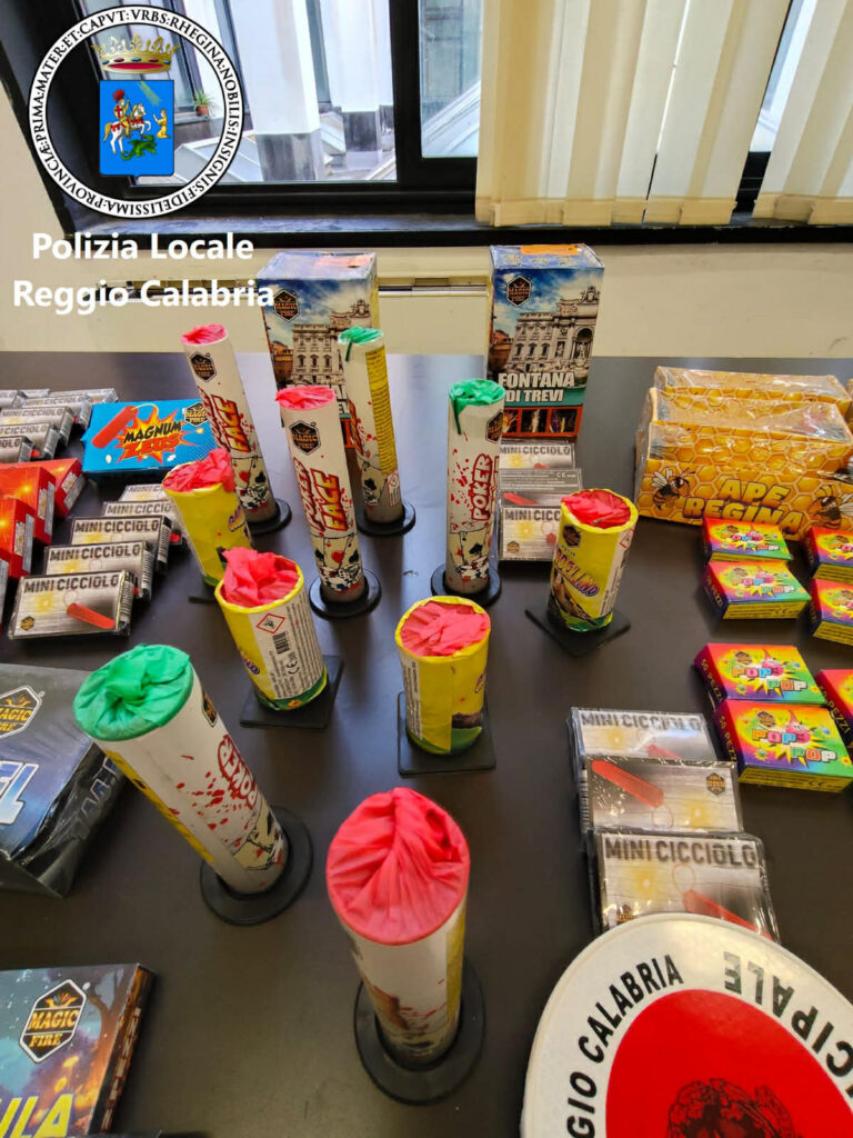 Sequestro fuochi di artificio Reggio Calabria