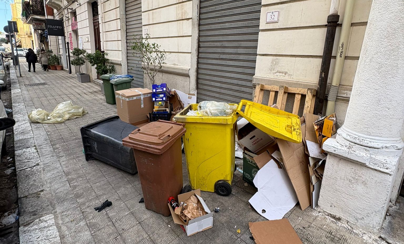 Spazzatura via Arcovito
