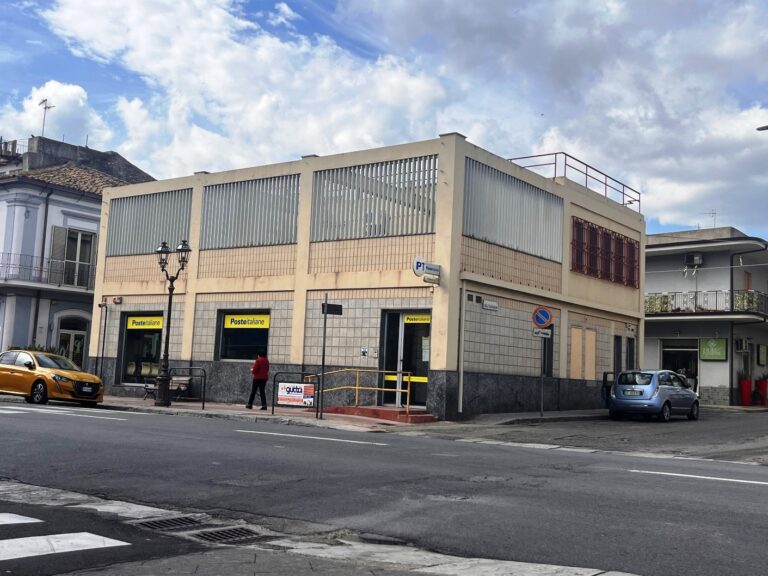 Reggio Calabria, documenti falsi per aprire un conto: impiegati dell’ufficio postale di Siderno sventano una truffa
