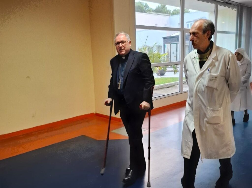 Visita dell’Arcivescovo Torriani all’Ospedale San Giovanni di Dio di Crotone per gli auguri di Natale