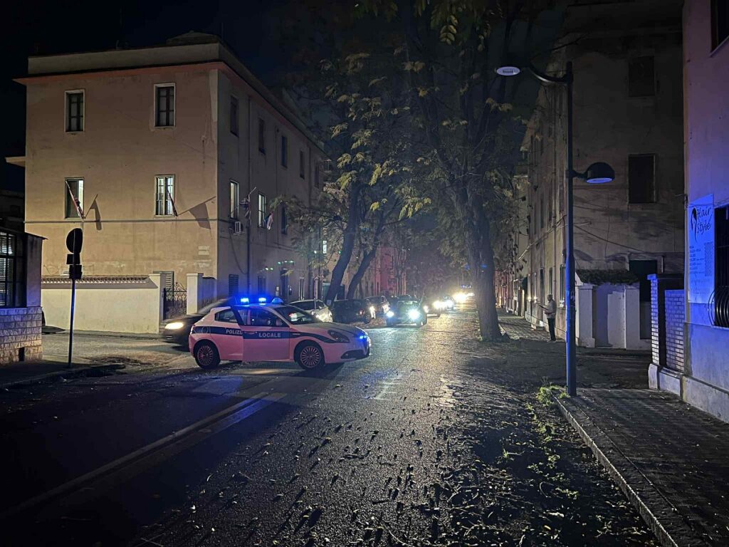 albero caduto via Galileo Galilei