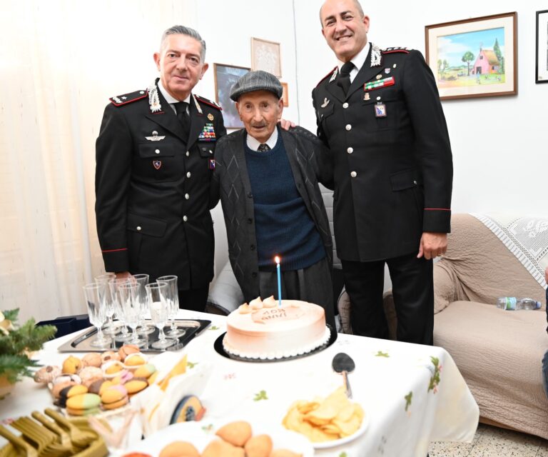Catanzaro, l’Arma dei Carabinieri festeggia i 103 anni dell’Appuntato Pasquale Caiola