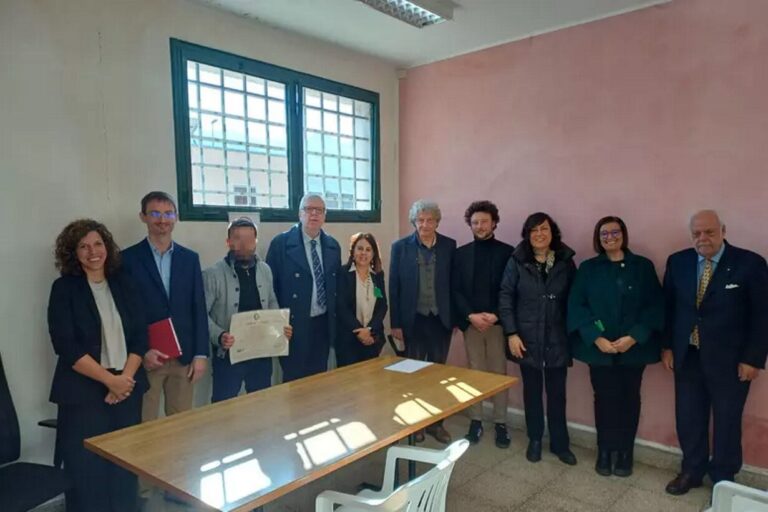 Dal carcere all’aula di laurea: a Palermo un detenuto conquista il titolo in Filosofia, è il terzo in Sicilia
