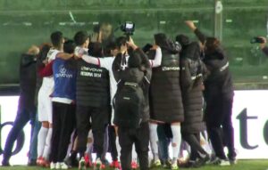esultanza Reggina dopo vittoria a Sambiase