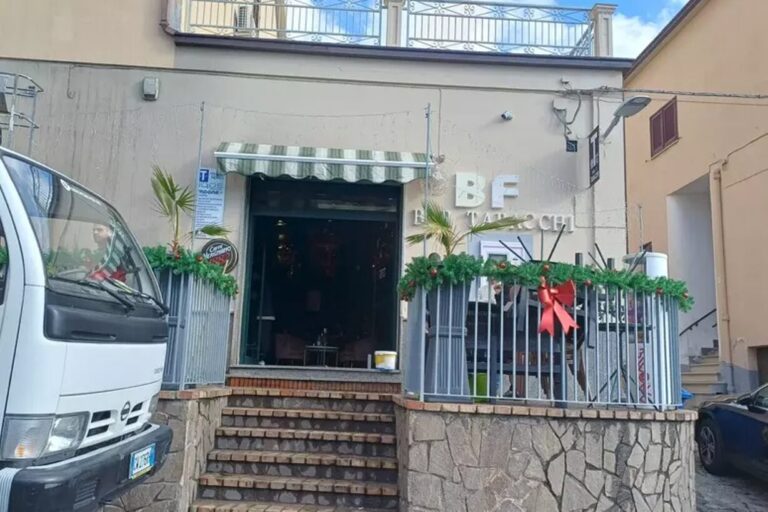 Cassano allo Ionio, incendio doloso danneggia un bar: indagini in corso
