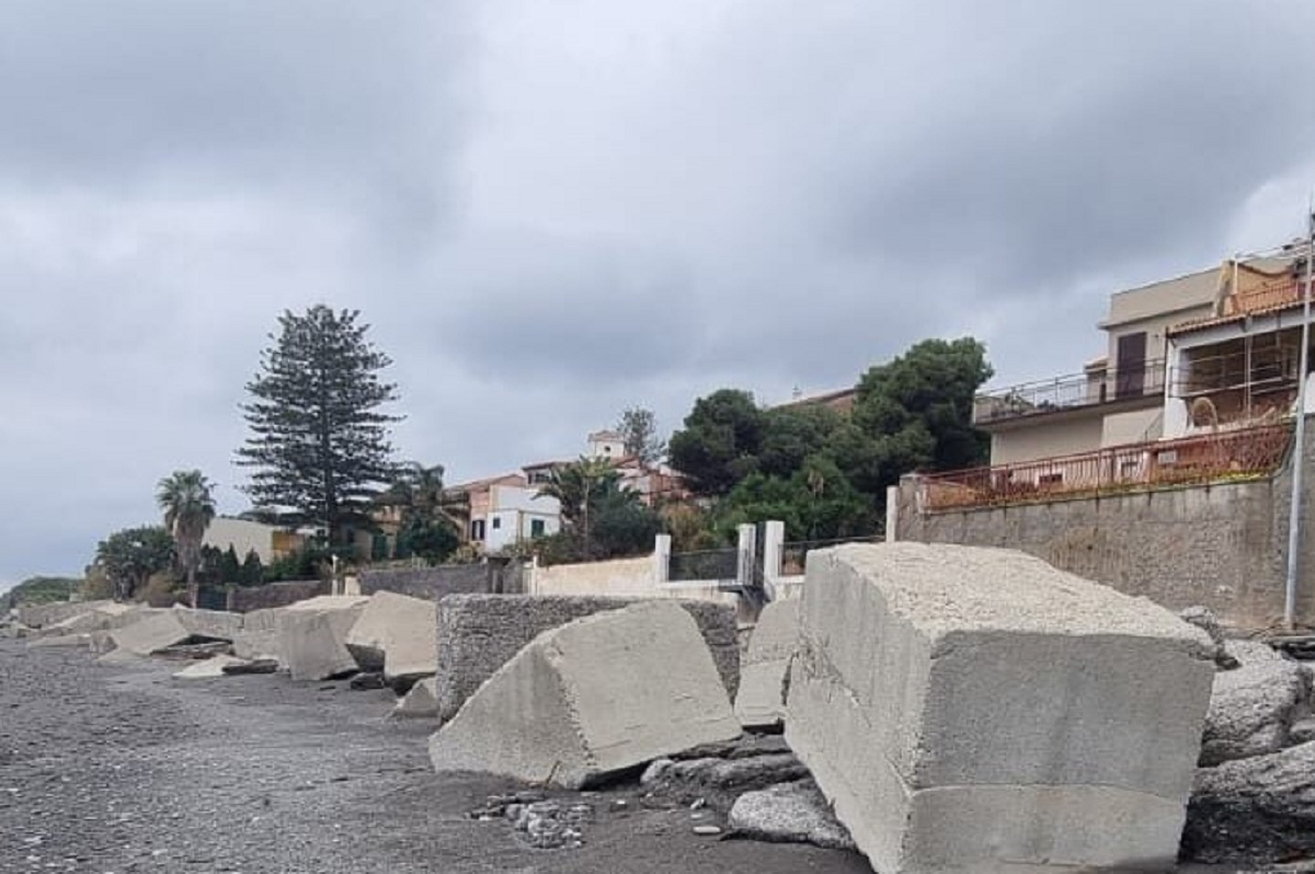 messina giampilieri frangiflutti