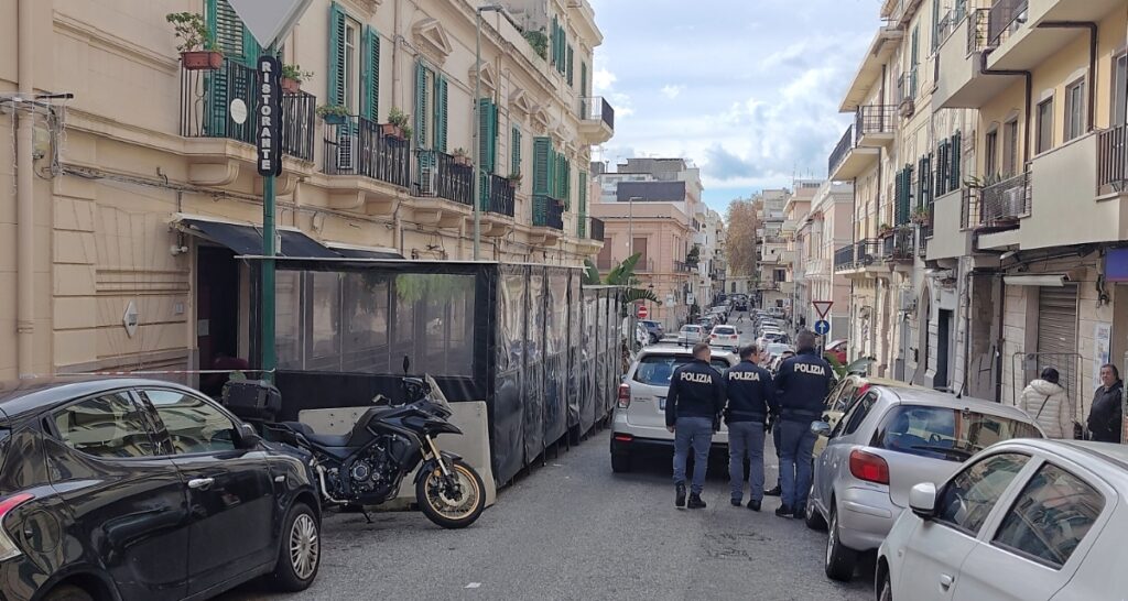 polizia via gaspare del fosso piazza carmine