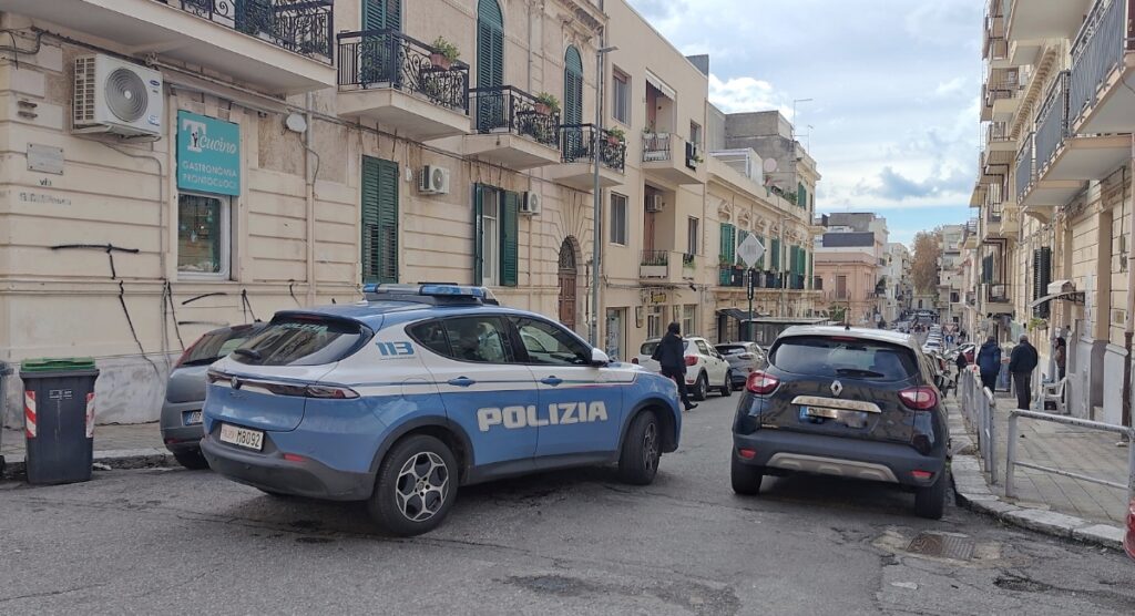 polizia via gaspare del fosso piazza carmine